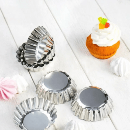 طقم قوالب كيك معدنية صغيرة
