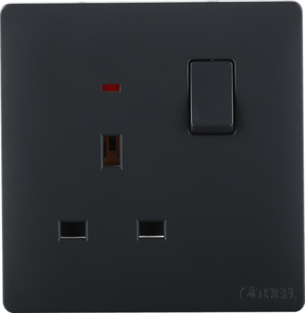 فيش ثلاثي مع مفتاح 13 امبير لون أسود بيانو.