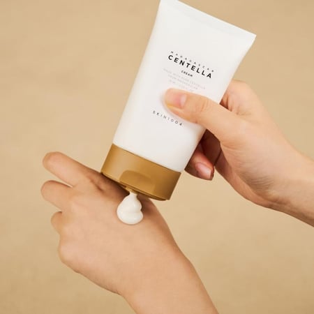 كريم مهدئ ومرطب بعشبة السينتيلا من سكين 1004 - 75 مل