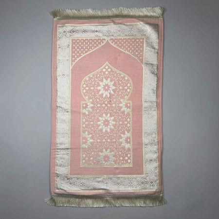 شذا – سجادة صلاة مبطنة فاخرة باللون الوردي المشمشي