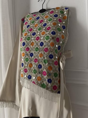 جلابية مطرزة فاخرة