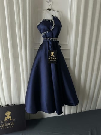 فستان كحلي فخم