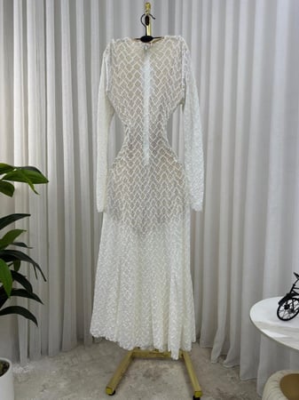 فستان ناعم ابيض