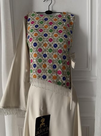 جلابية مطرزة فاخرة