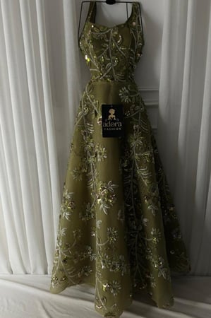 فستان سهره زيتي تطريز مميز