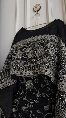 جلابية مطرزة فاخرة