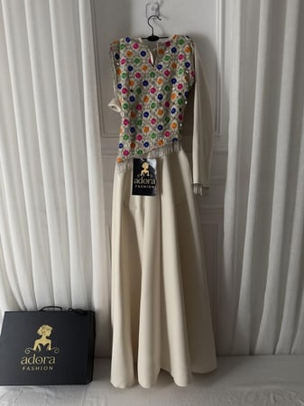 جلابية مطرزة فاخرة