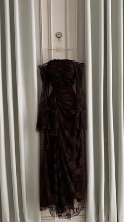 فستان دانتيل