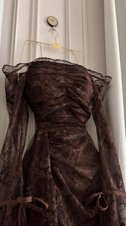 فستان دانتيل