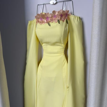 فستان اصفر ناعم باربي