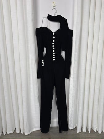 بدلة سوداء طويلة