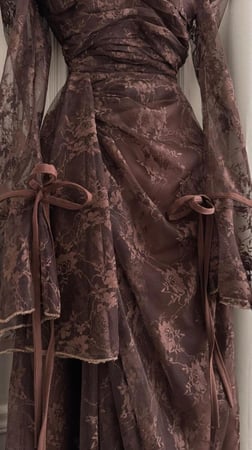 فستان دانتيل