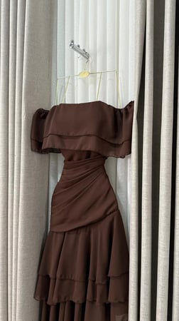 فستان سهرة قصير بني