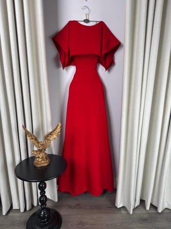 فستان سهرة احمر ناعم