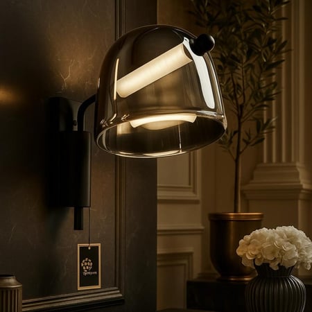 ابليك جداري زجاجي مدخّن بتصميم قبّة