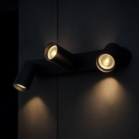 إضاءة جدارية داخلية بثلاثة رؤوس – لون أسود، إضاءة قابلة للتوجيه