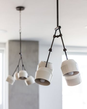 ثريا مودرن فنية حديد بلون أبيض وذهبي | Alba Art | ألبا آرت