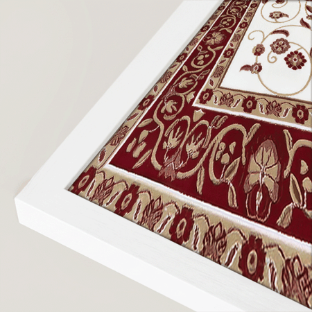 لوحة سجاد حائط جدارية - لسيدة بزي تراثي باللون الأخضر الزمردي المرصع بالذهب