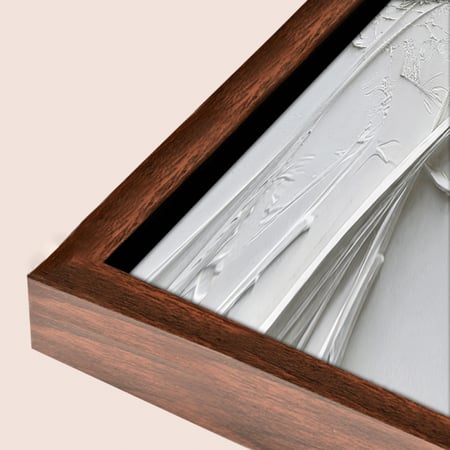 لوحة جبسية جدارية تجسد ورقتين من أوراق النخيل بتفاصيل دقيقة وبارزة