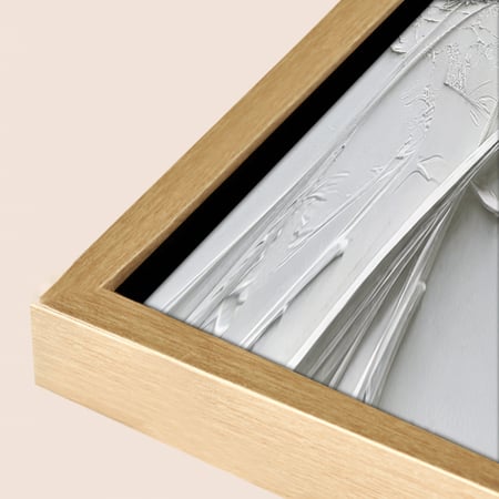 لوحة جبسية جدارية تجسد ورقتين من أوراق النخيل بتفاصيل دقيقة وبارزة