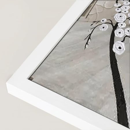 لوحة مرآة معاصرة بتصميم "زهري" انسيابي، مرسومة بخطوط سوداء وبيضاء بارزة