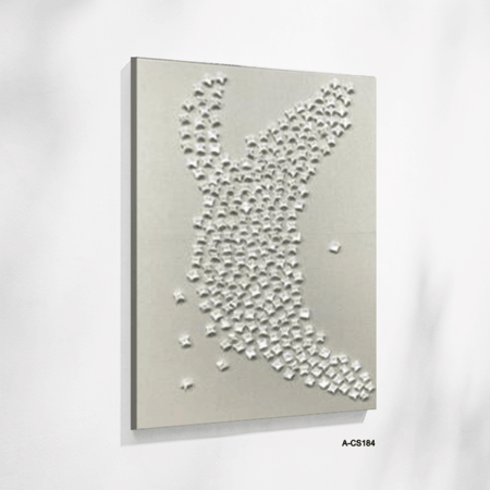 لوحة جبسية جدارية بارزة تتميز بتجمع كثيف من الأشكال النجمية الصغيرة البارزة باللون الأبيض