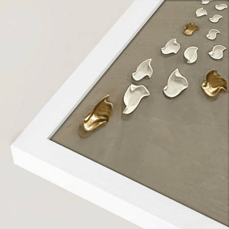 لوحة جبسية جدارية فنية تجسد التناظر العضوي