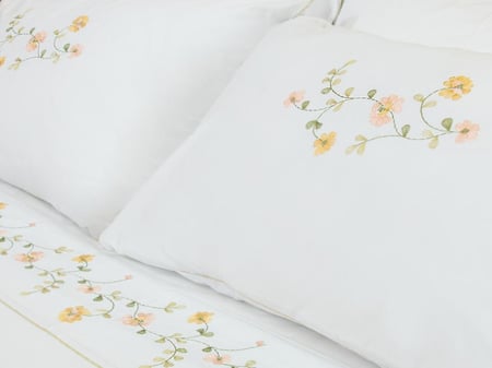 طقم شرشف pastel flower أبيض 200 غرزة 6 قطع