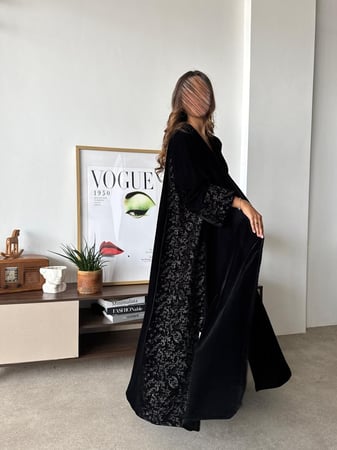 عباية مخمل تطريز N5