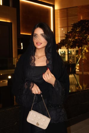 عبايه رقم 46 دانتيل شك