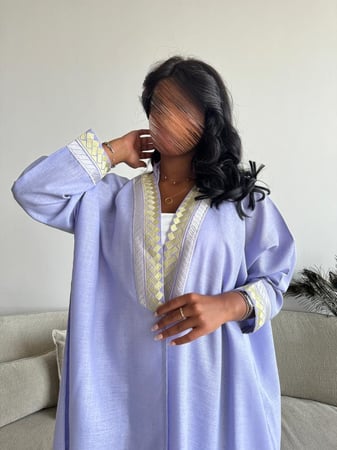 عباية نص بشت