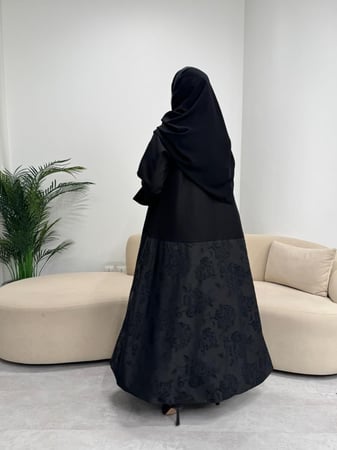 عباية جاكار اسود