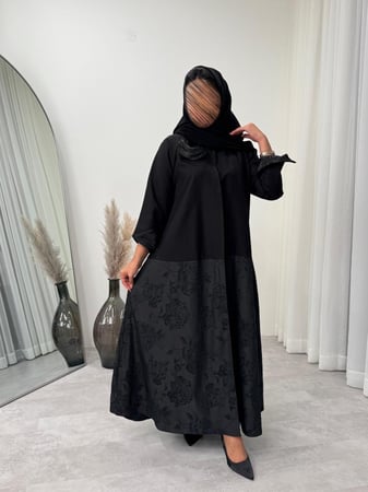 عباية جاكار اسود