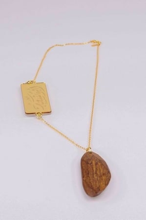 تعليقة سيارة عود ليز