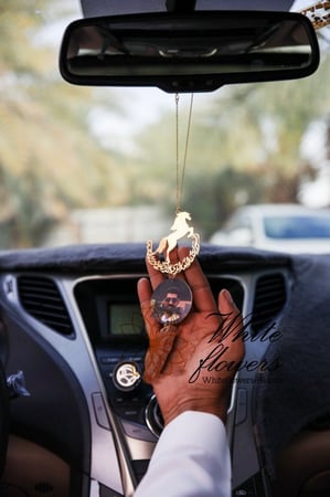 تعليقة خيل مصممه بصوره مع كسرة العود