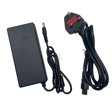 محول جهد  من 220 الى  12 فولت .