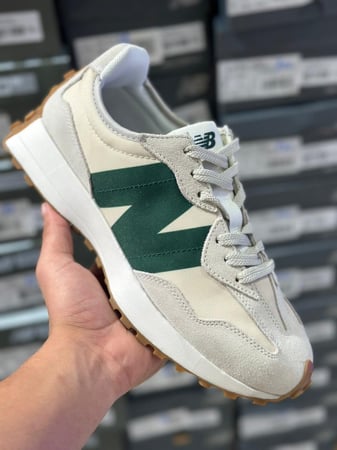 New Balance 327