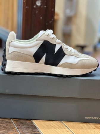 New Balance 327