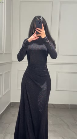 فستان سهرة بلمعة ملونة