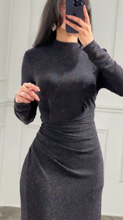 فستان سهرة بلمعة ملونة