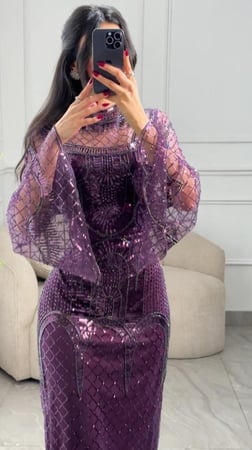 فستان شك بياقة مرتفة