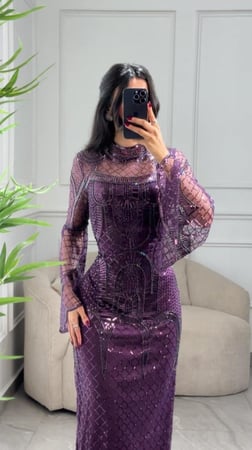 فستان شك بياقة مرتفة