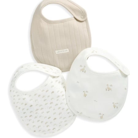 هدية مولود بقطع متعددة من ماماز& باباز بتنسيق جميل