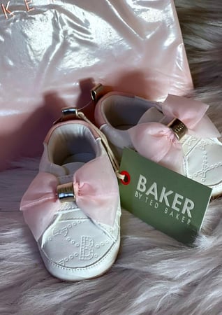 أرقى هدايا مواليد بنات مميزة من اليجنت تاول