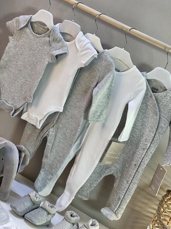 هدية ولادي ماركة ماماز& باباز 0-3. اشهر