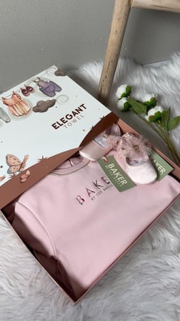 هدايا مبهجة عبارة عن فستان شتوي رائع من تيد بيكر بتصميم سترة وجزء خلفي من التول مع شوز تيد بيكر