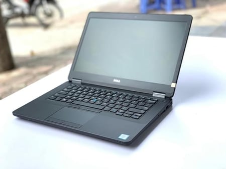لابتوب مستخدم  DELL  , المعالج : كور آي 5 , الرمات 8GB , القرص الصلب 256GB , مقاس الشاشة 14