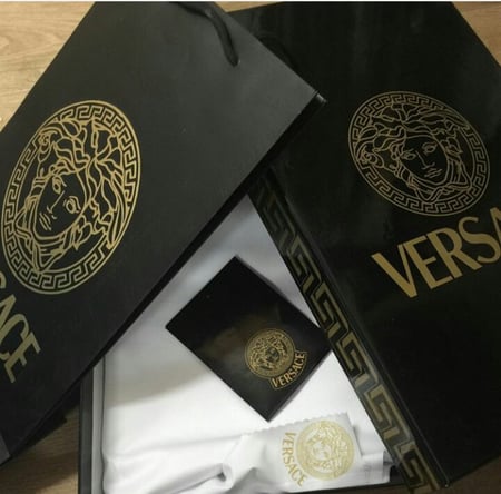 قماش فيرزاتشي ابيض