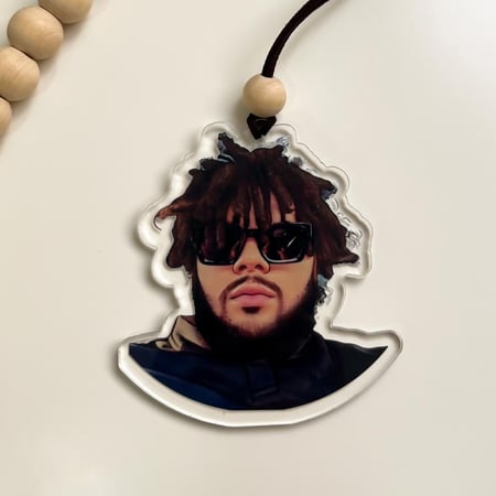 تعليقة سيارة فخمه