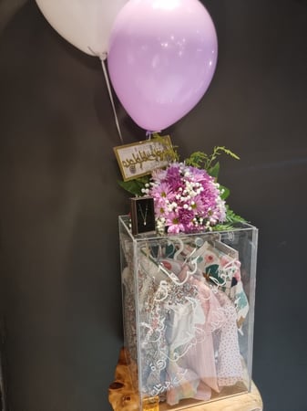 دولاب مواليد اكريلك ورد طبيعيي من غير الهدايا 44131